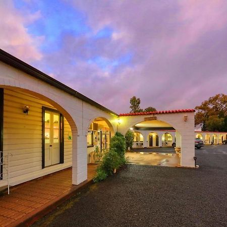 Azalea Motel Coonabarabran Exterior photo