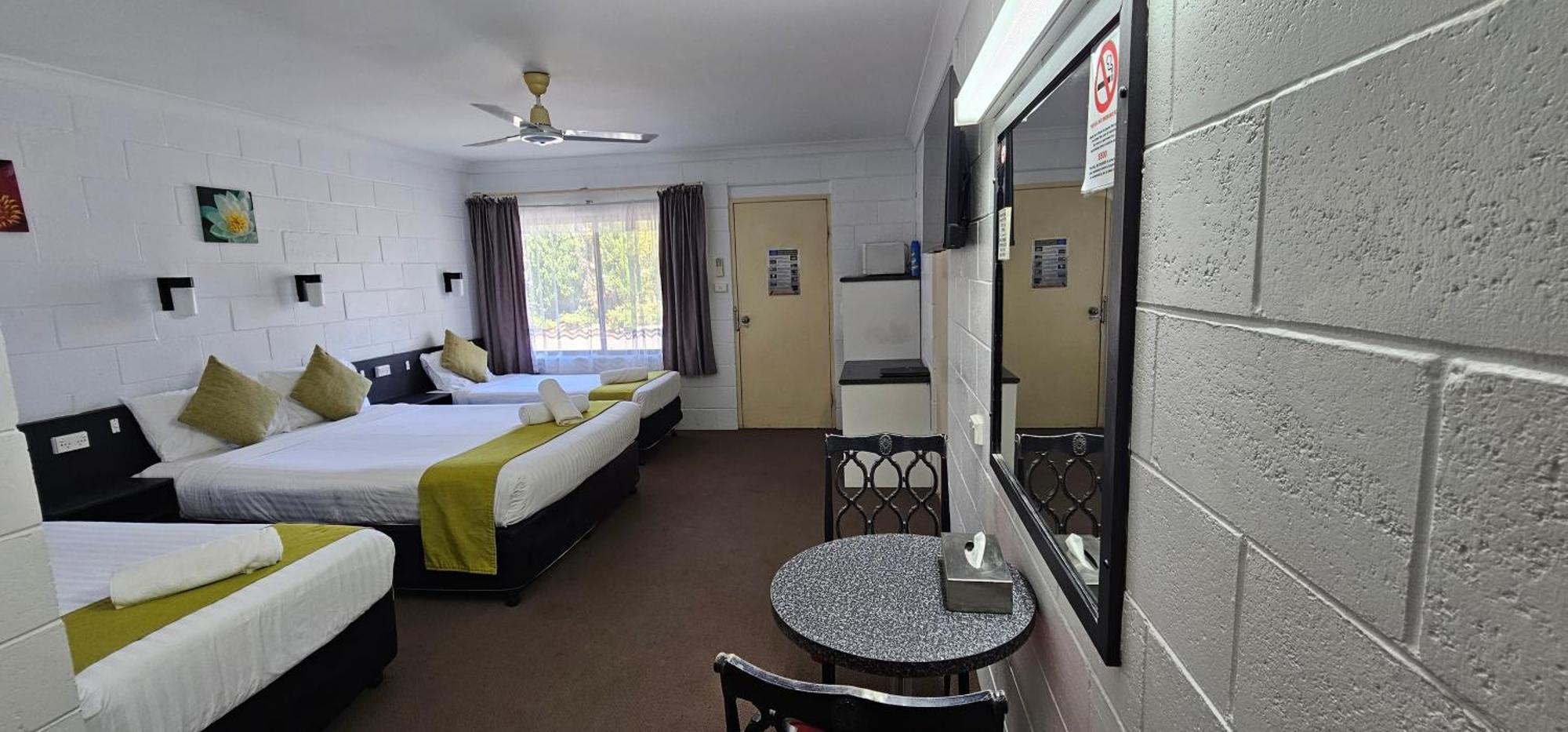 Azalea Motel Coonabarabran Exterior photo