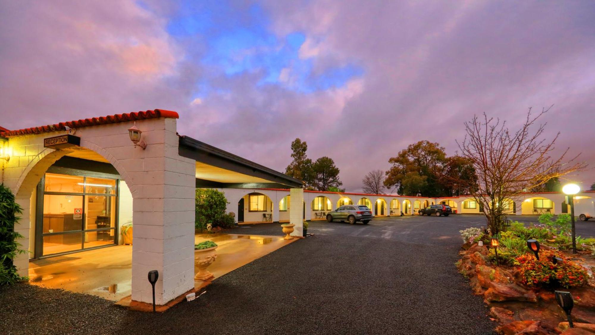 Azalea Motel Coonabarabran Exterior photo